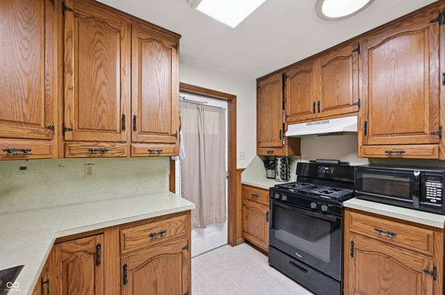 2702 Tamra Lane, Anderson, IN 46012