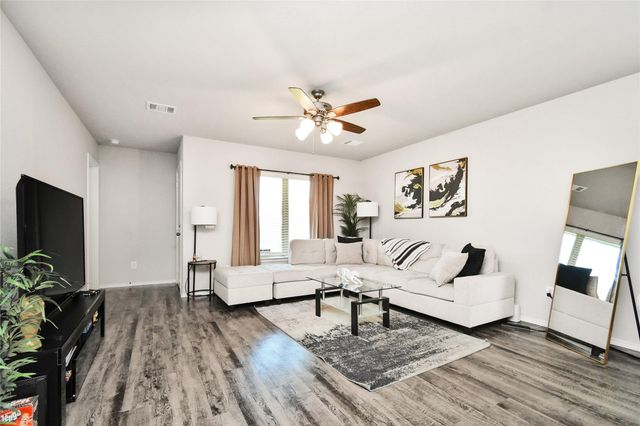 7915 Meadow Cranesbill Lane, Houston, TX 77016