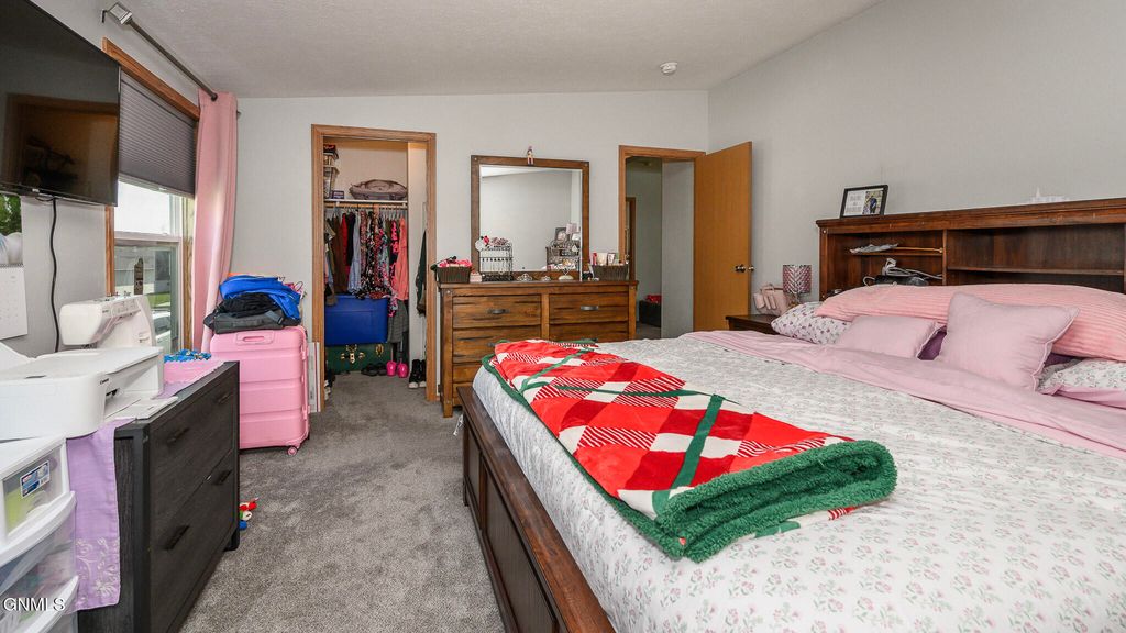 3867 Valley Loop, Bismarck, ND 58503 photo 12