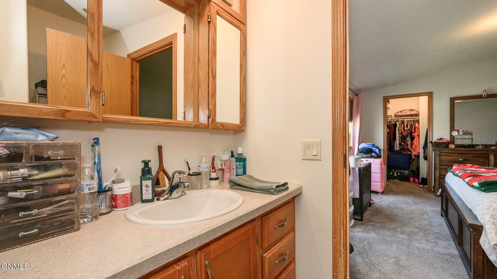 3867 Valley Loop, Bismarck, ND 58503 photo 15