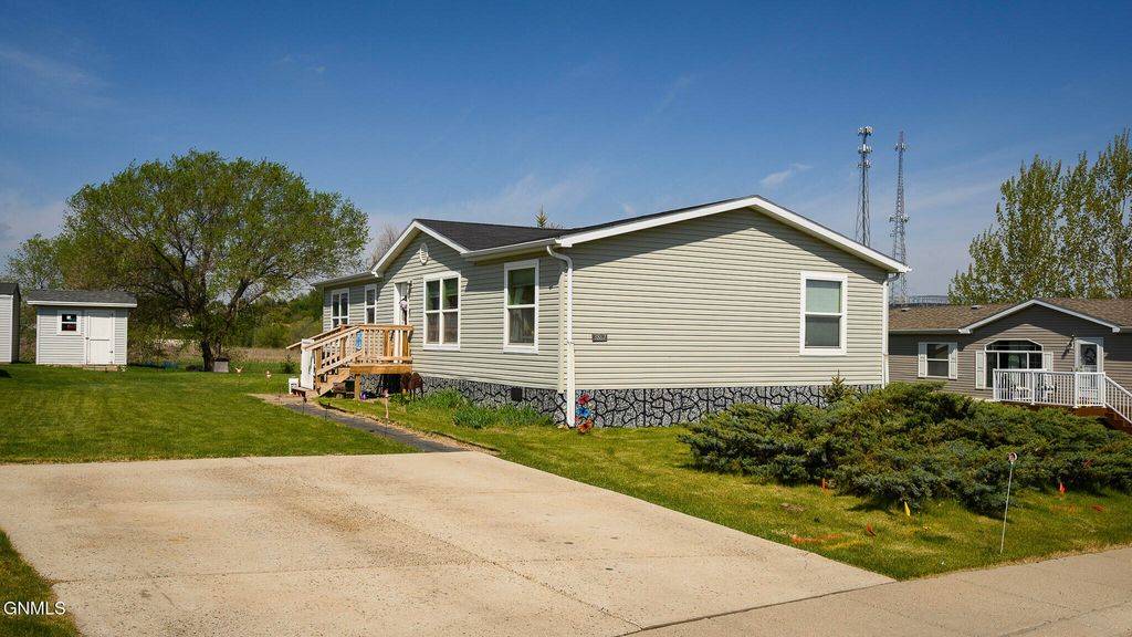 3867 Valley Loop, Bismarck, ND 58503 photo 19