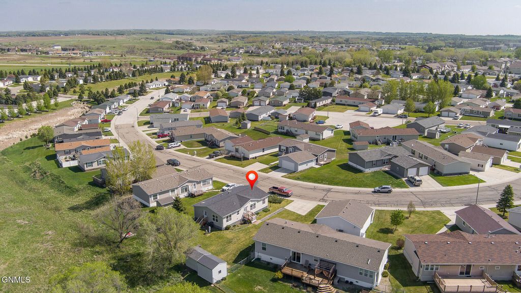 3867 Valley Loop, Bismarck, ND 58503 photo 24