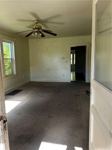 2109 Woodbine Dr, Hermitage, PA 16148