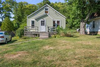 2109 Woodbine Dr, Hermitage, PA 16148