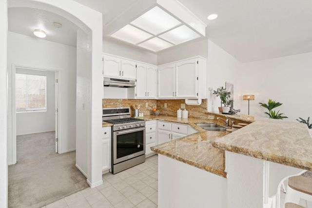 9184 Laguna Center Cir, Elk Grove, CA 95758