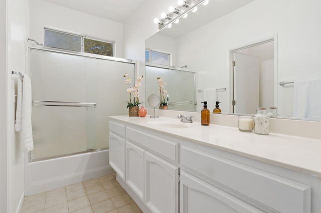 9184 Laguna Center Cir, Elk Grove, CA 95758