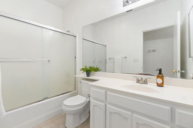 9184 Laguna Center Cir, Elk Grove, CA 95758