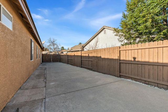 9184 Laguna Center Cir, Elk Grove, CA 95758