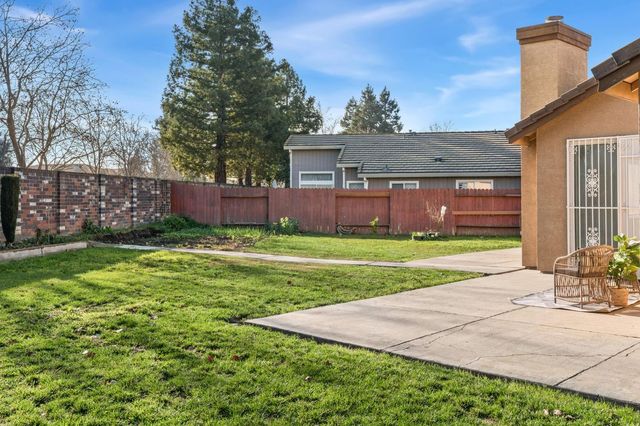 9184 Laguna Center Cir, Elk Grove, CA 95758