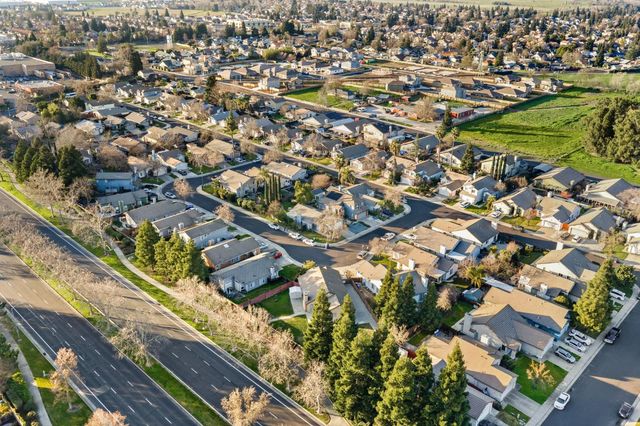 9184 Laguna Center Cir, Elk Grove, CA 95758