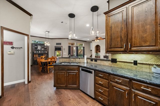 5 Brookside Court, Mansfield, TX 76063