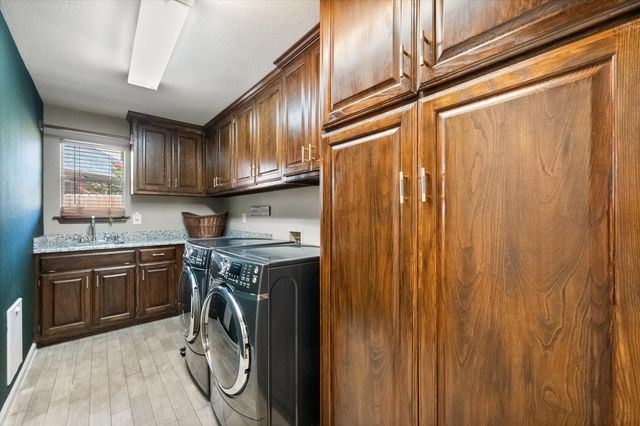 5 Brookside Court, Mansfield, TX 76063