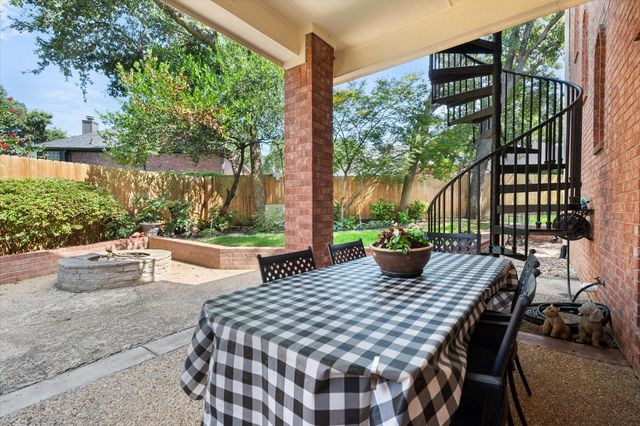 5 Brookside Court, Mansfield, TX 76063