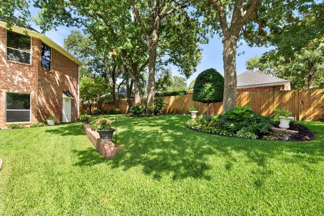 5 Brookside Court, Mansfield, TX 76063
