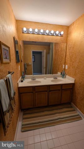 1108 PICKETT ST, Fredericksburg, VA 22401