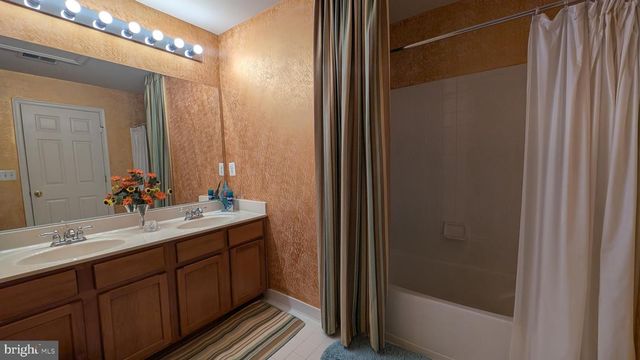 1108 PICKETT ST, Fredericksburg, VA 22401