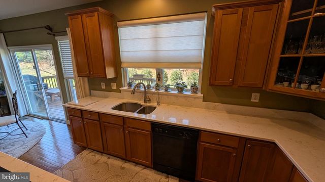 1108 PICKETT ST, Fredericksburg, VA 22401