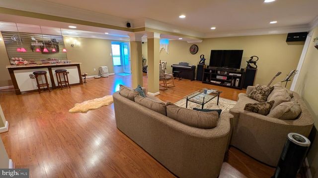 1108 PICKETT ST, Fredericksburg, VA 22401