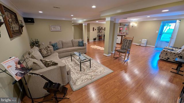 1108 PICKETT ST, Fredericksburg, VA 22401