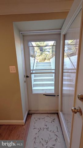 1108 PICKETT ST, Fredericksburg, VA 22401