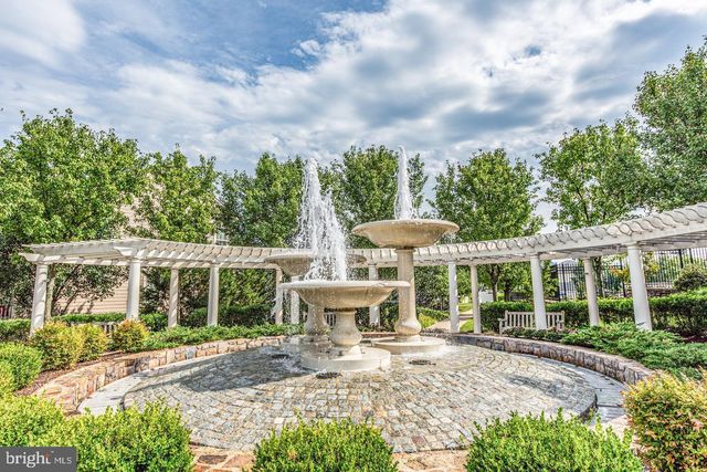 1108 PICKETT ST, Fredericksburg, VA 22401