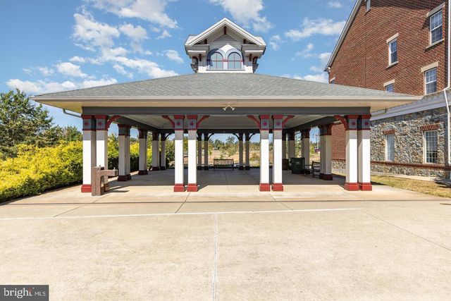 1108 PICKETT ST, Fredericksburg, VA 22401