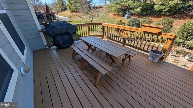 1108 PICKETT ST, Fredericksburg, VA 22401