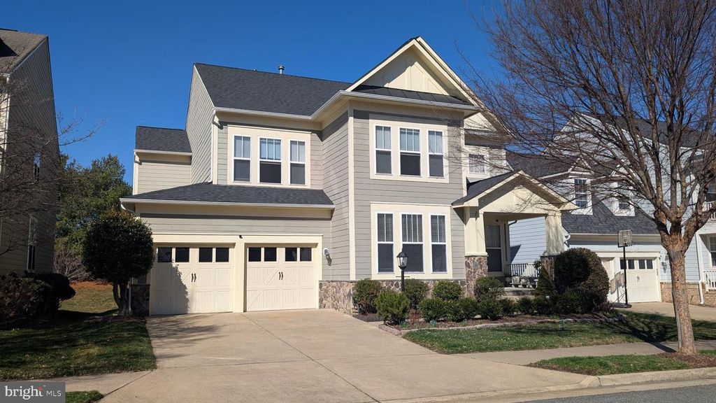 1108 PICKETT ST, Fredericksburg, VA 22401