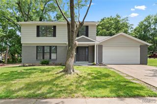 2462 Pontchartrain Drive, Florissant, MO 63033