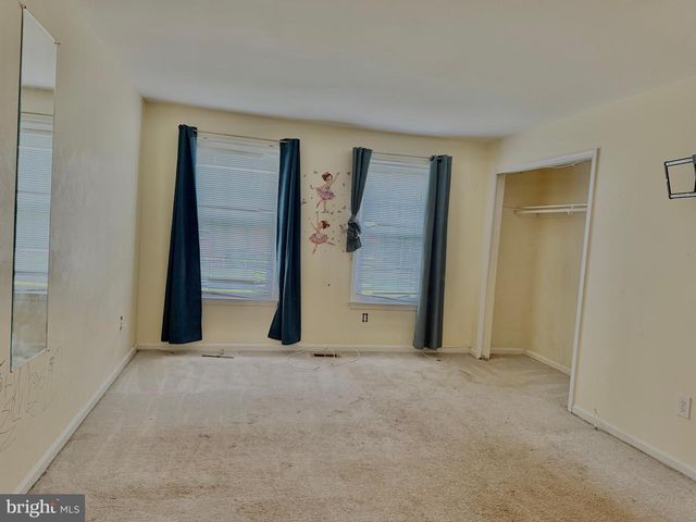 12011 MEADOWVILLE CT, Herndon, VA 20170