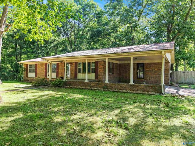 442 10th Street NW, Arab, AL 35016