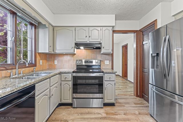 4009 Troon Drive, Uniontown, OH 44685