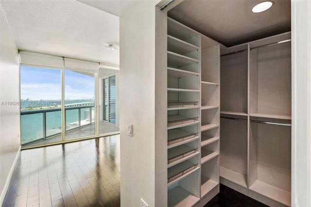 480 NE 30th St 1502, Miami, FL 33137