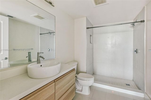 480 NE 30th St 1502, Miami, FL 33137