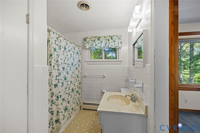 14219 Hickory Oaks Ln, Ashland, VA 23005