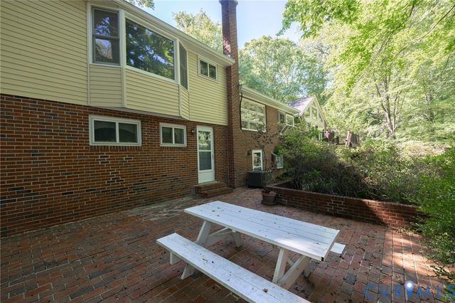 14219 Hickory Oaks Ln, Ashland, VA 23005