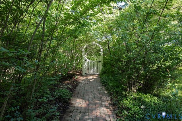 14219 Hickory Oaks Ln, Ashland, VA 23005