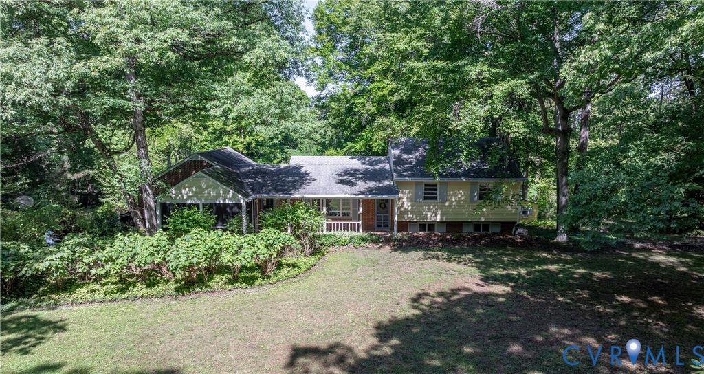 14219 Hickory Oaks Ln, Ashland, VA 23005