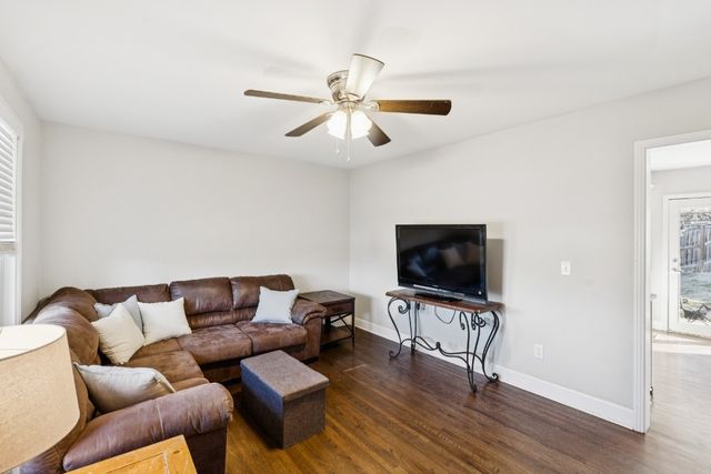 6521B Premier Dr, Nashville, TN 37209