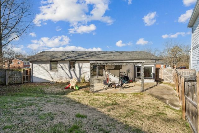 6521B Premier Dr, Nashville, TN 37209