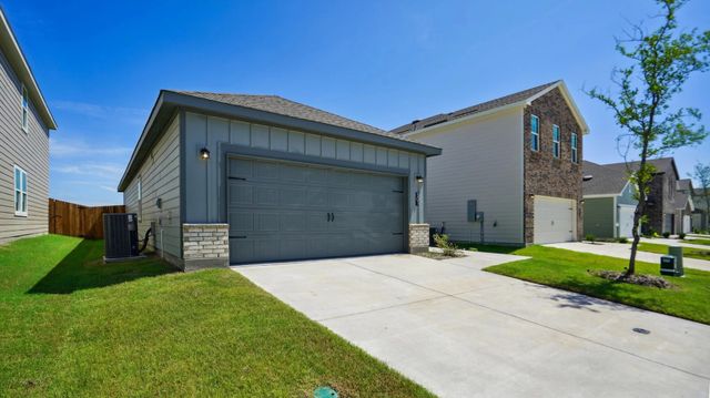 5720 Roadhouse Drive, Forney, TX 75126