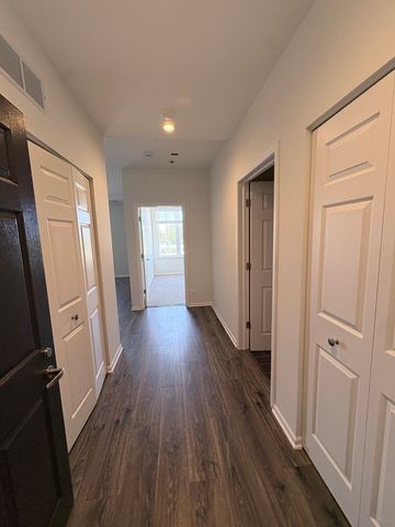 625 Deerfield Road 402, Deerfield, IL 60015