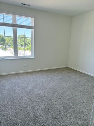 625 Deerfield Road 402, Deerfield, IL 60015