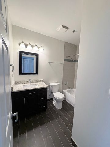 625 Deerfield Road 402, Deerfield, IL 60015