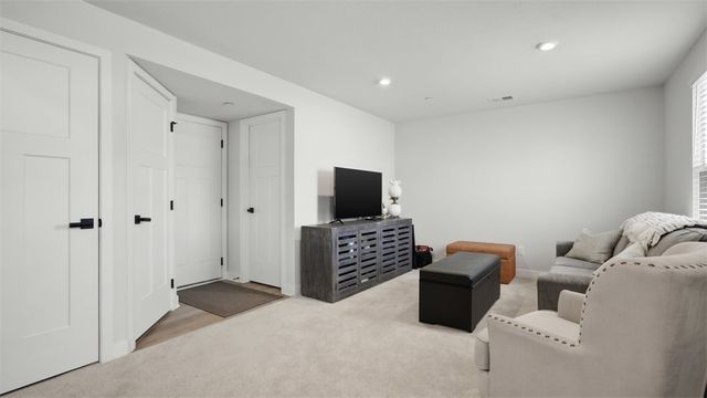 4702 Spruce Rd, Pine Twp, PA 15044