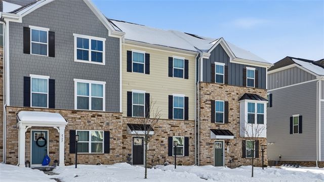 4702 Spruce Rd, Pine Twp, PA 15044