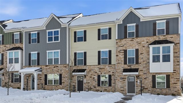 4702 Spruce Rd, Pine Twp, PA 15044