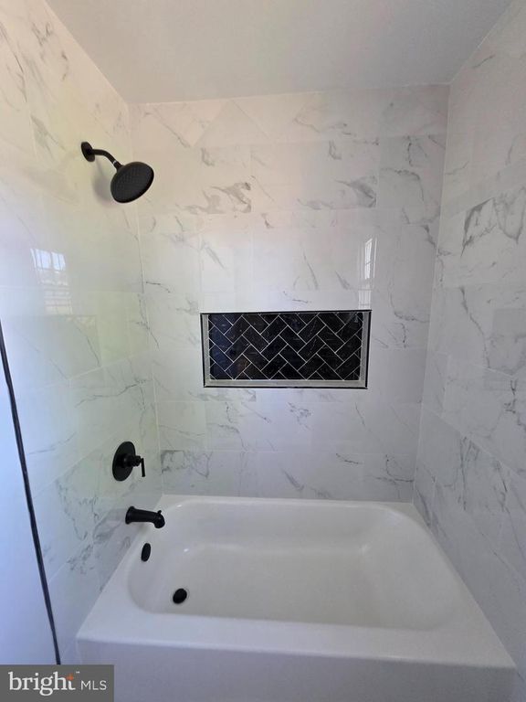 Image 2 of property listing at 1236 MAGNOLIA CT, Hagerstown, MD 21742