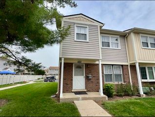 461 Congress Court, Wood Dale, IL 60191