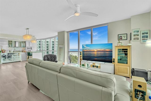 3801 Collins Ave 806, Miami Beach, FL 33140